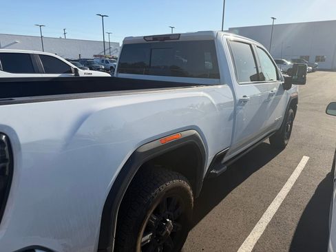 Used 2024 GMC Sierra 2500 AT4 w/ AT4 Premium Plus Package AWD/4WD image 5