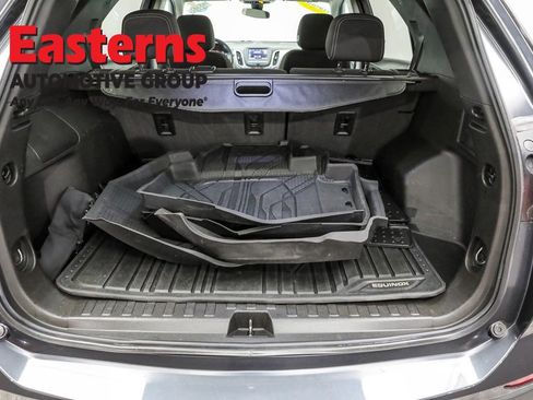 Used 2022 Chevrolet Equinox LT w/ LPO, Floor Liner Package image 9