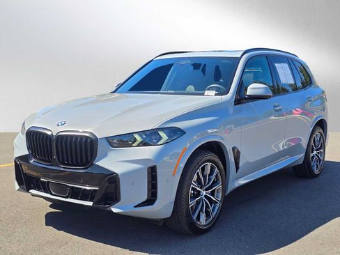Used 2026 BMW X5 xDrive40i w/ M Sport Package AWD/4WD image 7