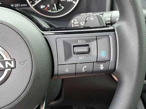 Used 2022 Nissan Rogue SV image 24