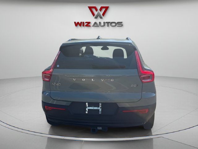 Used 2023 Volvo XC40 B5 Plus w/ Driver Assist Package AWD/4WD image 4