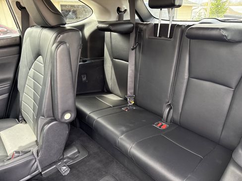 Used 2022 Toyota Highlander XLE image 18