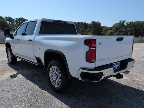 Used 2025 Chevrolet Silverado 2500 LTZ w/ LTZ Premium Package AWD/4WD image 5