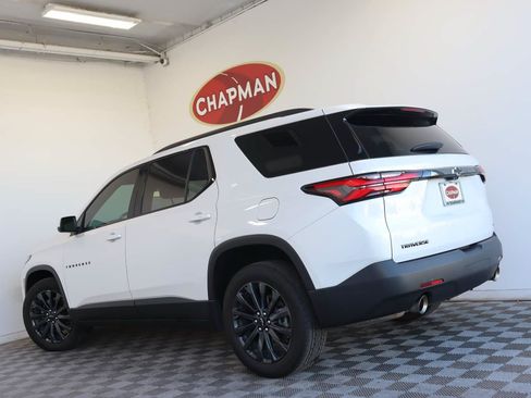 Used 2023 Chevrolet Traverse RS w/ LPO, Cargo Package FWD image 4