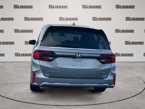 New 2026 Honda Odyssey Touring image 4