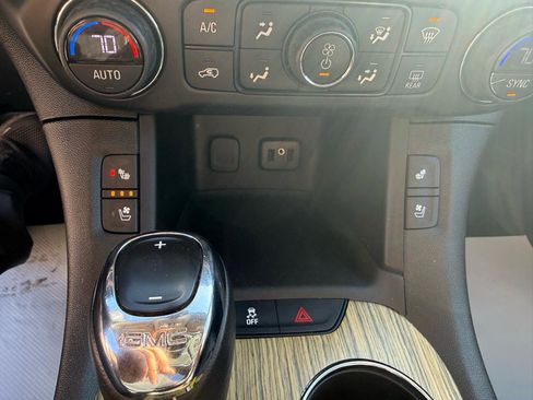 Used 2018 GMC Acadia Denali w/ Technology Package image 26