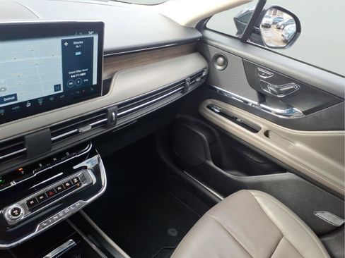 Used 2023 Lincoln Corsair Reserve w/ Equipment Group 202A AWD/4WD image 21