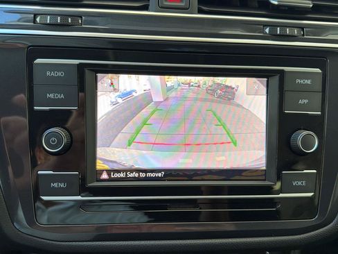 Certified 2022 Volkswagen Tiguan S FWD image 26