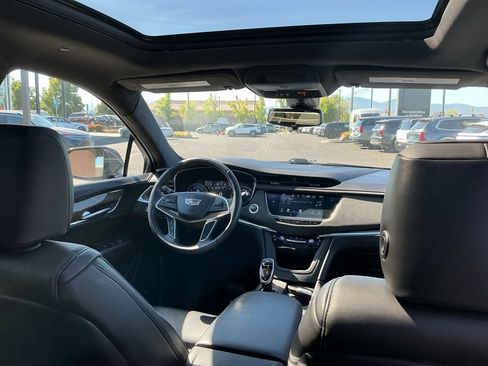 Used 2017 Cadillac XT5 Platinum w/ Driver Assist Package AWD/4WD image 23