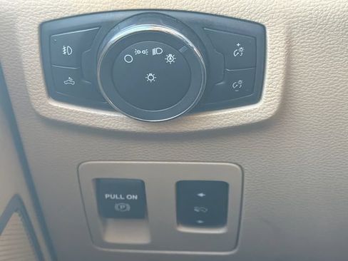 Used 2018 Ford F150 Lariat w/ Equipment Group 502A Luxury AWD/4WD image 33