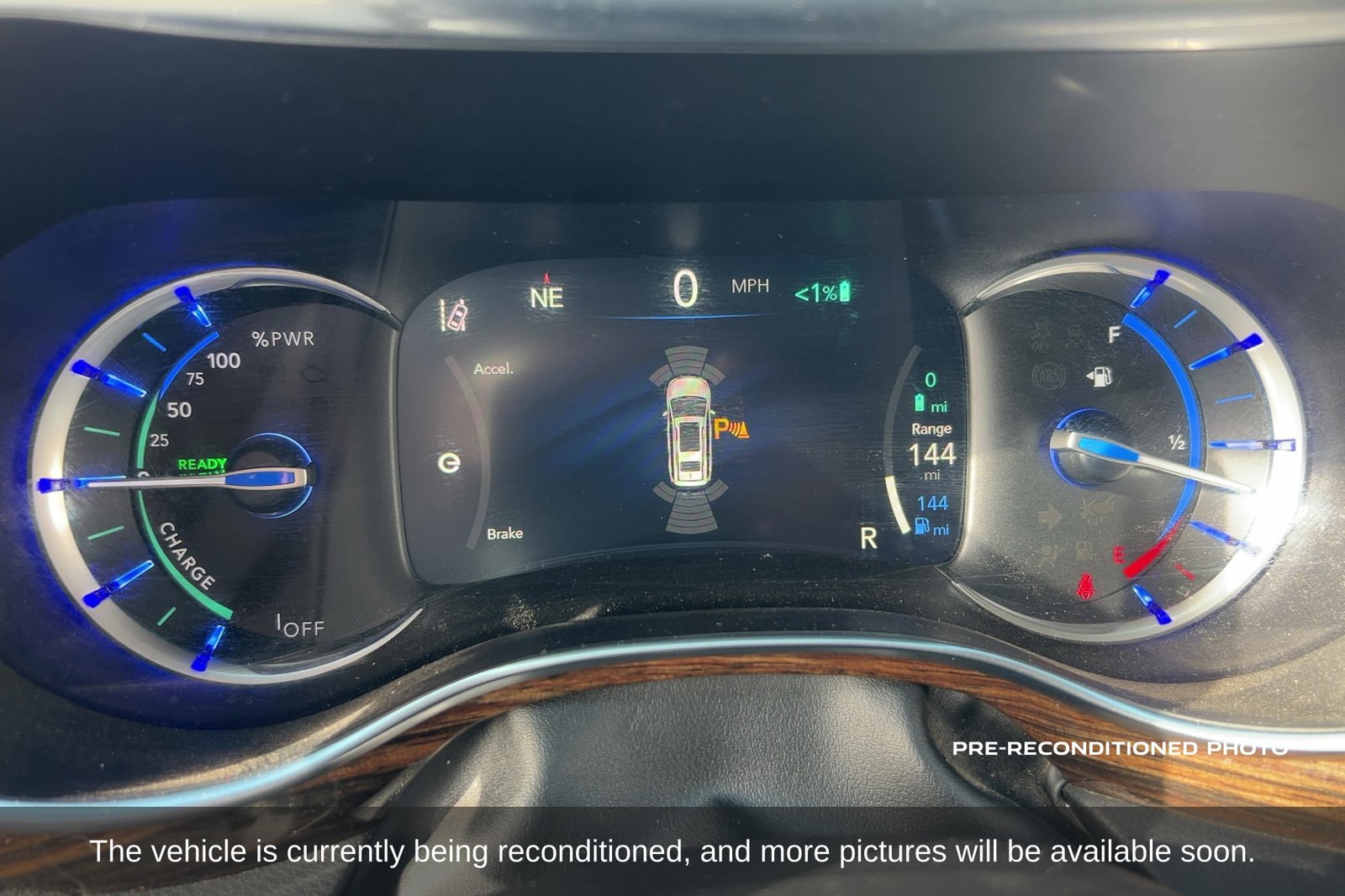 Used 2022 Chrysler Pacifica Limited FWD image 16