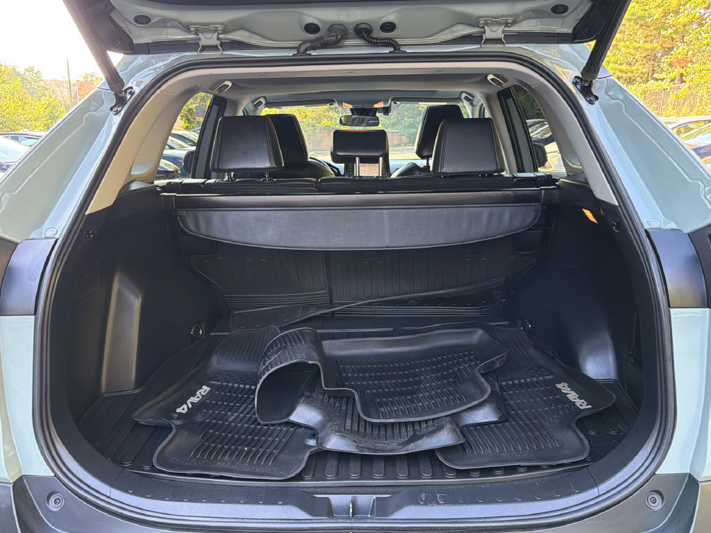 Used 2020 Toyota RAV4 XLE Premium AWD/4WD image 6