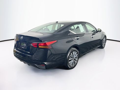 Used 2025 Nissan Altima 2.5 SV FWD image 9