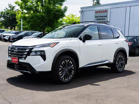 New 2026 Nissan Rogue Platinum AWD/4WD image 3