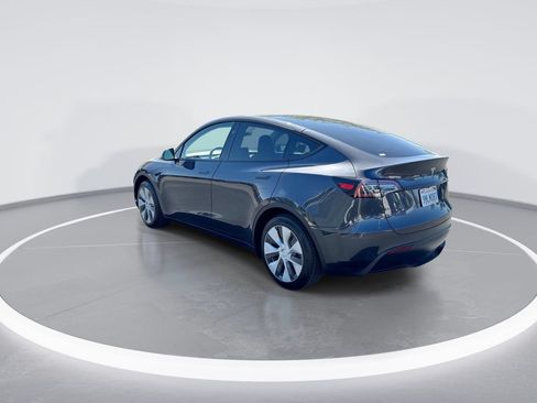 Used 2024 Tesla Model Y 2WD image 6