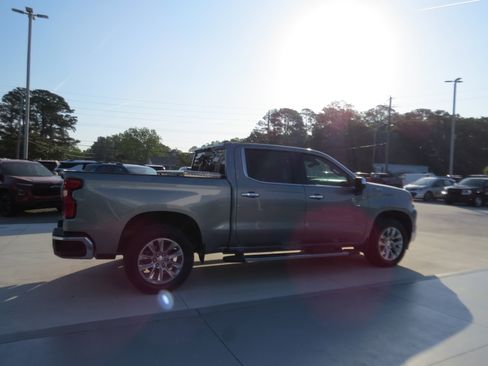 Certified 2023 Chevrolet Silverado 1500 LTZ AWD/4WD image 5