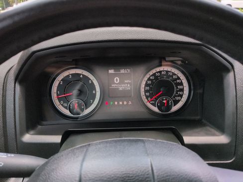 Used 2021 RAM 1500 Tradesman w/ Tradesman SXT Package RWD image 27