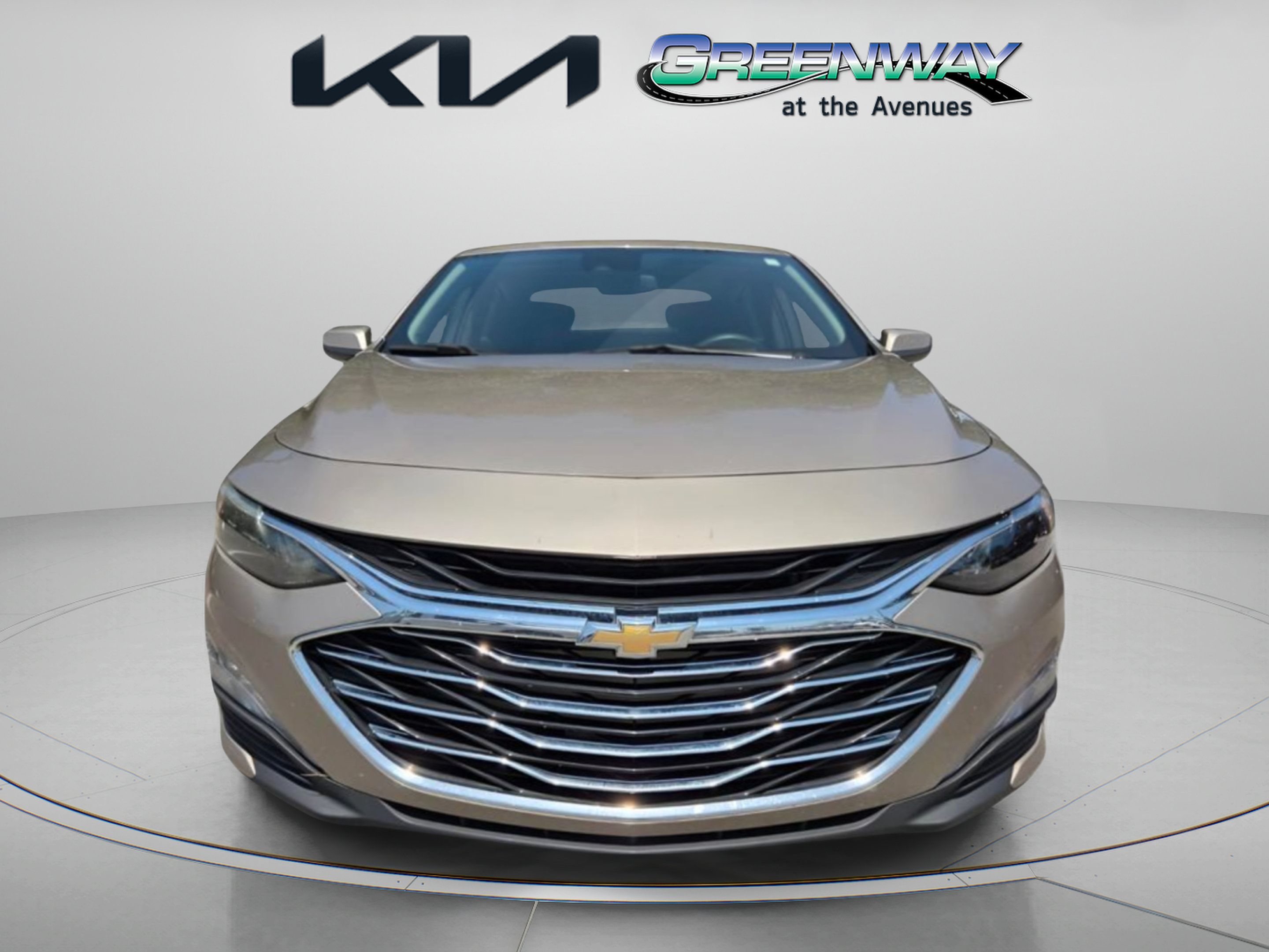 Used 2024 Chevrolet Malibu LT FWD image 2