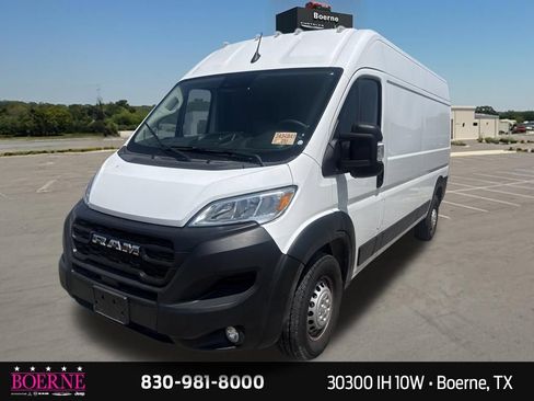 Used 2025 RAM ProMaster 2500 w/ Convenience Group FWD image 3