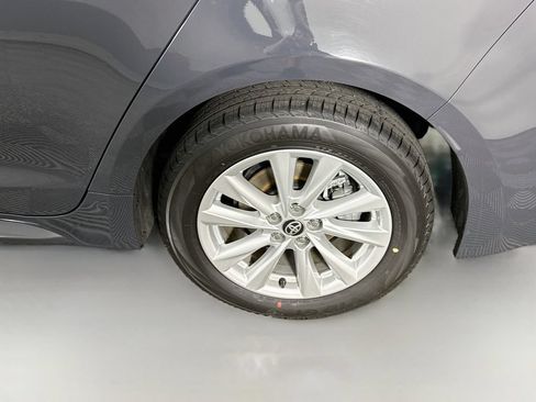Used 2025 Toyota Corolla LE w/ LE Premium Package FWD image 32