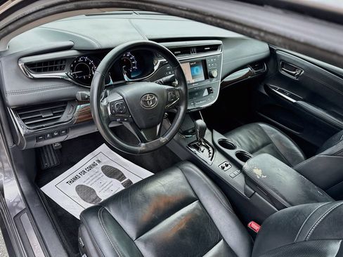 Used 2013 Toyota Avalon Limited w/ Technology Pkg FWD image 9