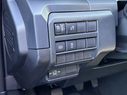 Used 2025 Toyota Tacoma SR AWD/4WD image 24