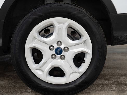 Used 2019 Ford Escape S image 9