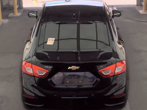 Used 2017 Chevrolet Cruze LT FWD image 5