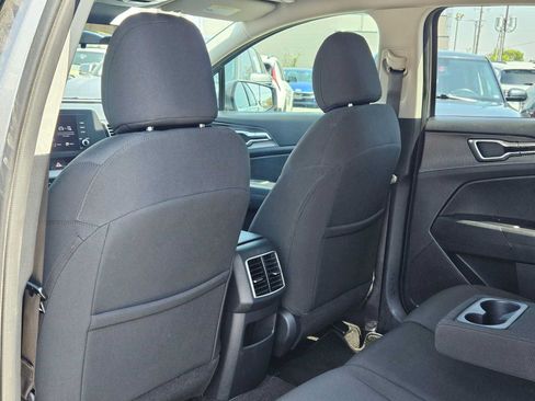 Certified 2025 Kia Sportage LX FWD image 18