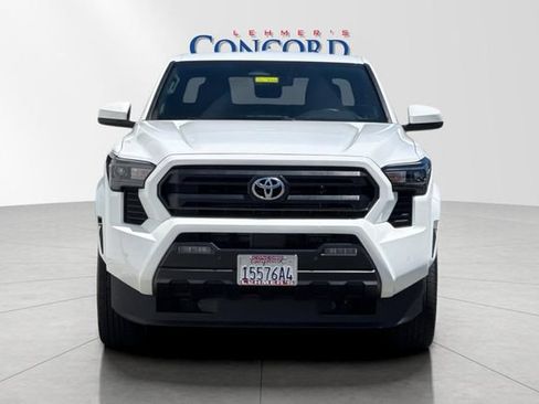 Used 2024 Toyota Tacoma SR5 w/ SR5 Upgrade Package AWD/4WD image 9