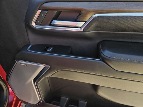 Used 2024 Chevrolet Silverado 2500 High Country w/ High Country Premium Package image 11