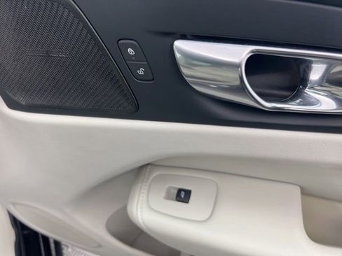 Used 2023 Volvo XC60 B5 Plus w/ Climate Package image 25