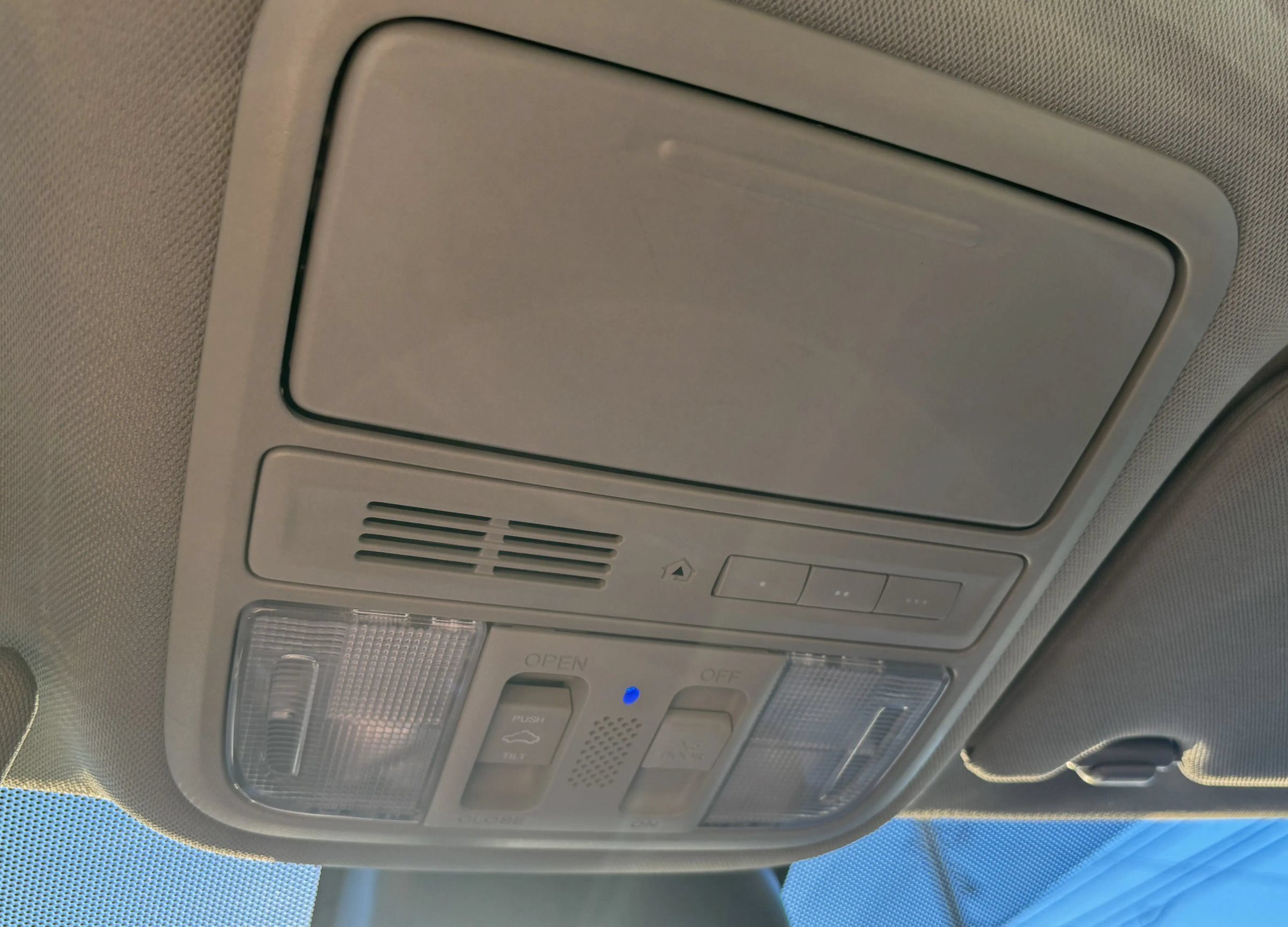 Used 2015 Honda Odyssey Touring Elite image 32