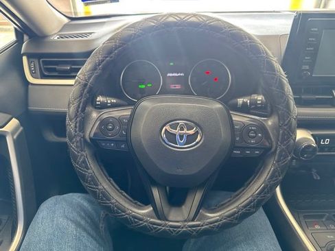 Used 2019 Toyota RAV4 XLE AWD/4WD image 15