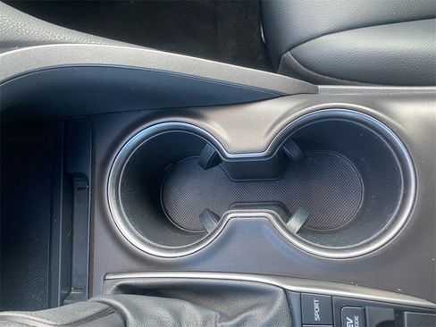 Used 2022 Toyota Camry SE image 25