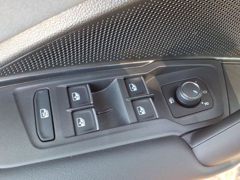New 2026 Volkswagen Tiguan SE R-Line AWD/4WD image 13