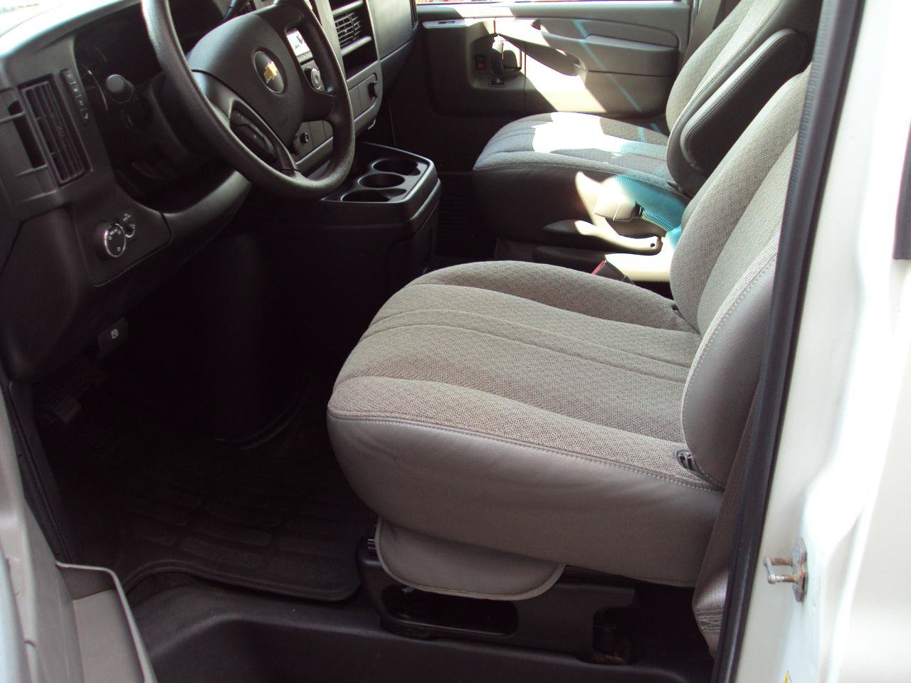 Used 2014 Chevrolet Express 1500 LT w/ LT Preferred Equipment Group AWD/4WD image 16
