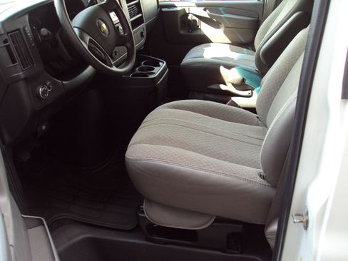 Used 2014 Chevrolet Express 1500 LT w/ LT Preferred Equipment Group AWD/4WD image 16