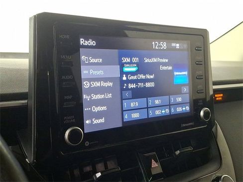 Used 2022 Toyota Corolla LE image 3