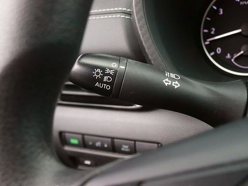 Used 2025 Nissan Sentra SV FWD image 22