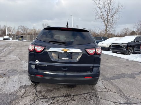 Used 2017 Chevrolet Traverse LT w/ Style and Technology Package image 6