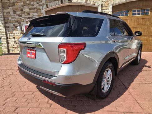 Used 2020 Ford Explorer XLT w/ Equipment Group 202A AWD/4WD image 3
