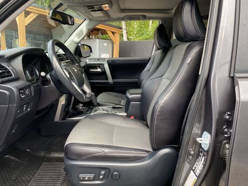 Used 2018 Toyota 4Runner SR5 Premium AWD/4WD image 13