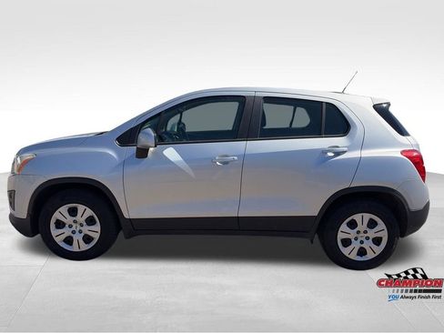 Used 2015 Chevrolet Trax LS FWD image 2