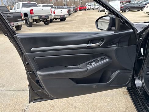 Used 2022 Nissan Altima 2.5 SV image 22