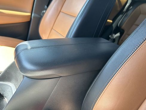 Used 2018 Chevrolet Equinox Premier image 38