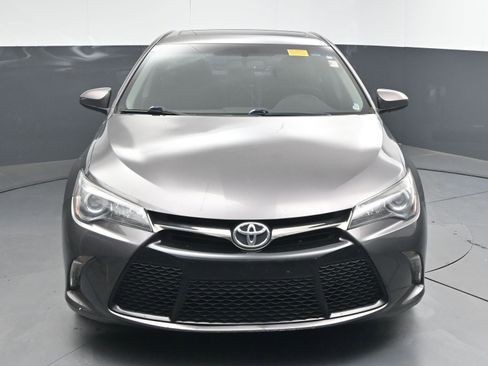 Used 2015 Toyota Camry XLE image 2
