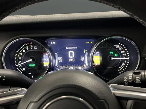 Used 2023 Jeep Wrangler Unlimited Sahara w/ Cold Weather Group image 16