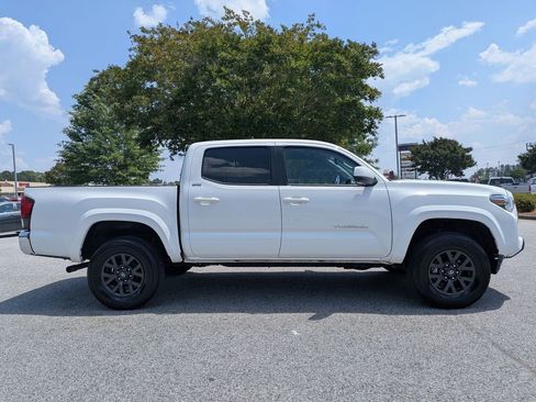Used 2023 Toyota Tacoma SR5 RWD image 9