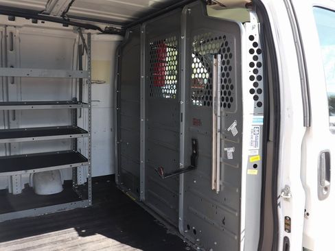 Used 2014 Chevrolet Express 2500 image 14